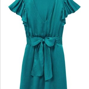 beautiful dress was never worn size is 12